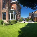 Maison De Maitre Dans Un Village A La Campagne Willa