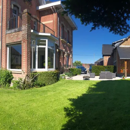 Maison De Maitre Dans Un Village A La Campagne Villa