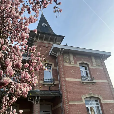 Maison De Maitre Dans Un Village A La Campagne Origny-en-Thierache